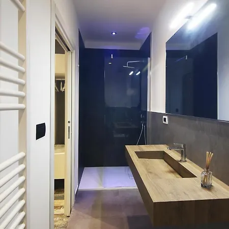 Interno 7 *
